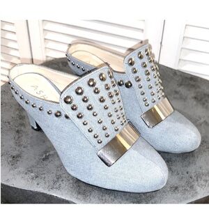 Ashro light Denim kitten heels with silver studs mules women’s 7